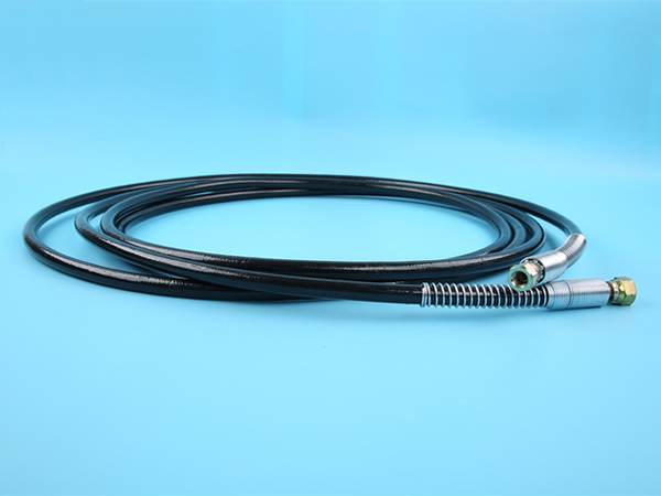 There is a roll of nylon air hose assembly with quick coupling.